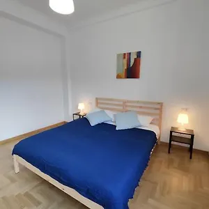 White & Wood House In Appartamento Roma